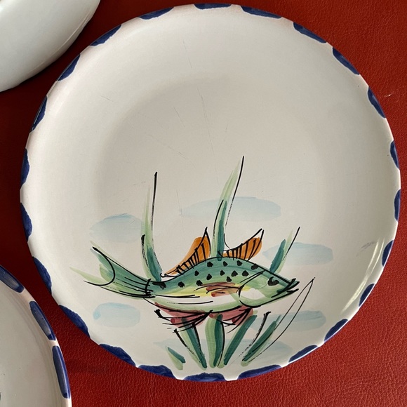 4 Handmade VIETRI ITALAN plates, 7.5”dia. eat & washed in dishwasher & display - Picture 7 of 7